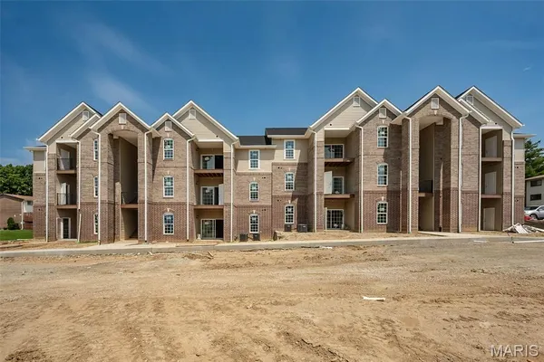 $265,000 | 235 Nest Homes Drive, Ballwin, MO 63021