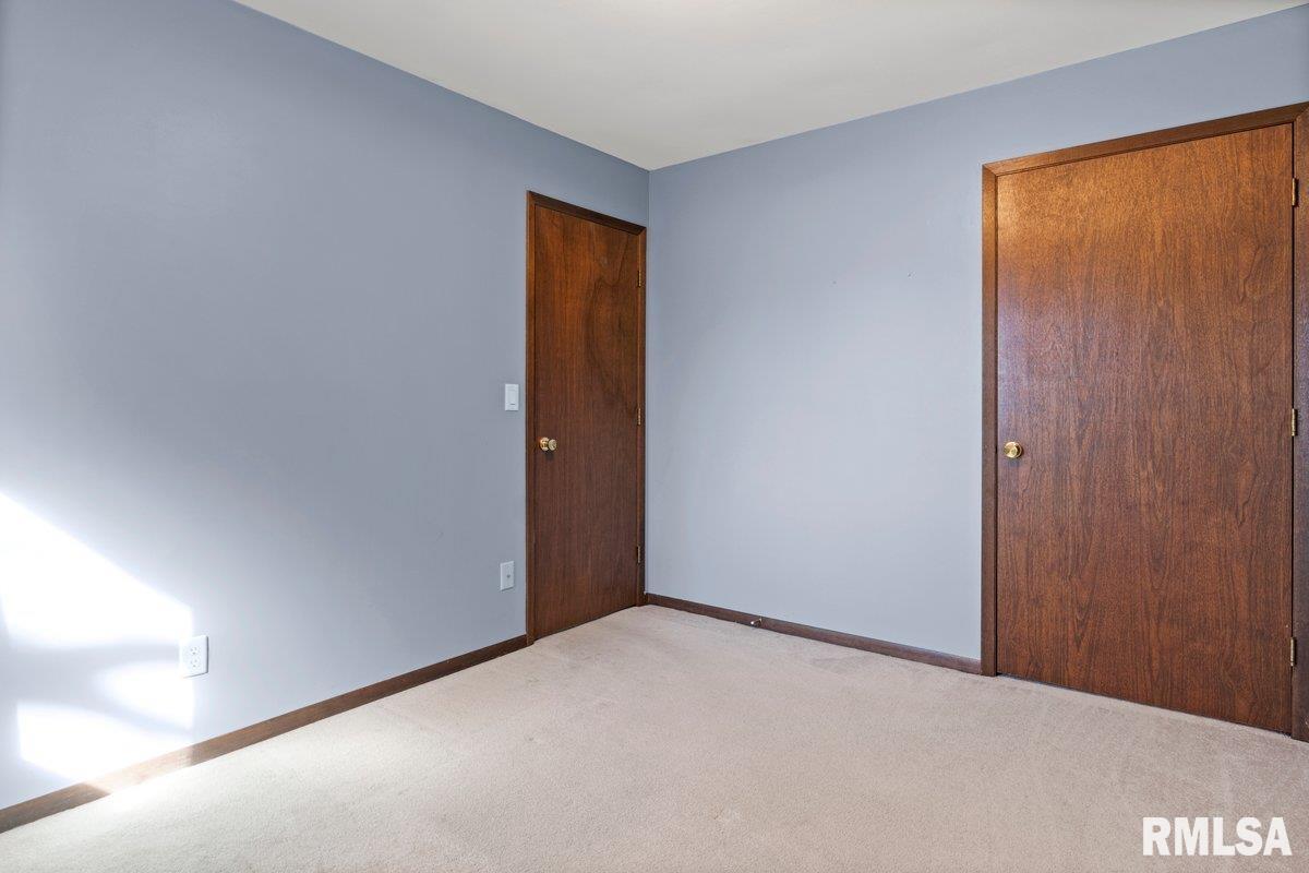 142 Tamarisk Drive Springfield, IL 62704 - Photo 19 of 39 Gallery Image 19
