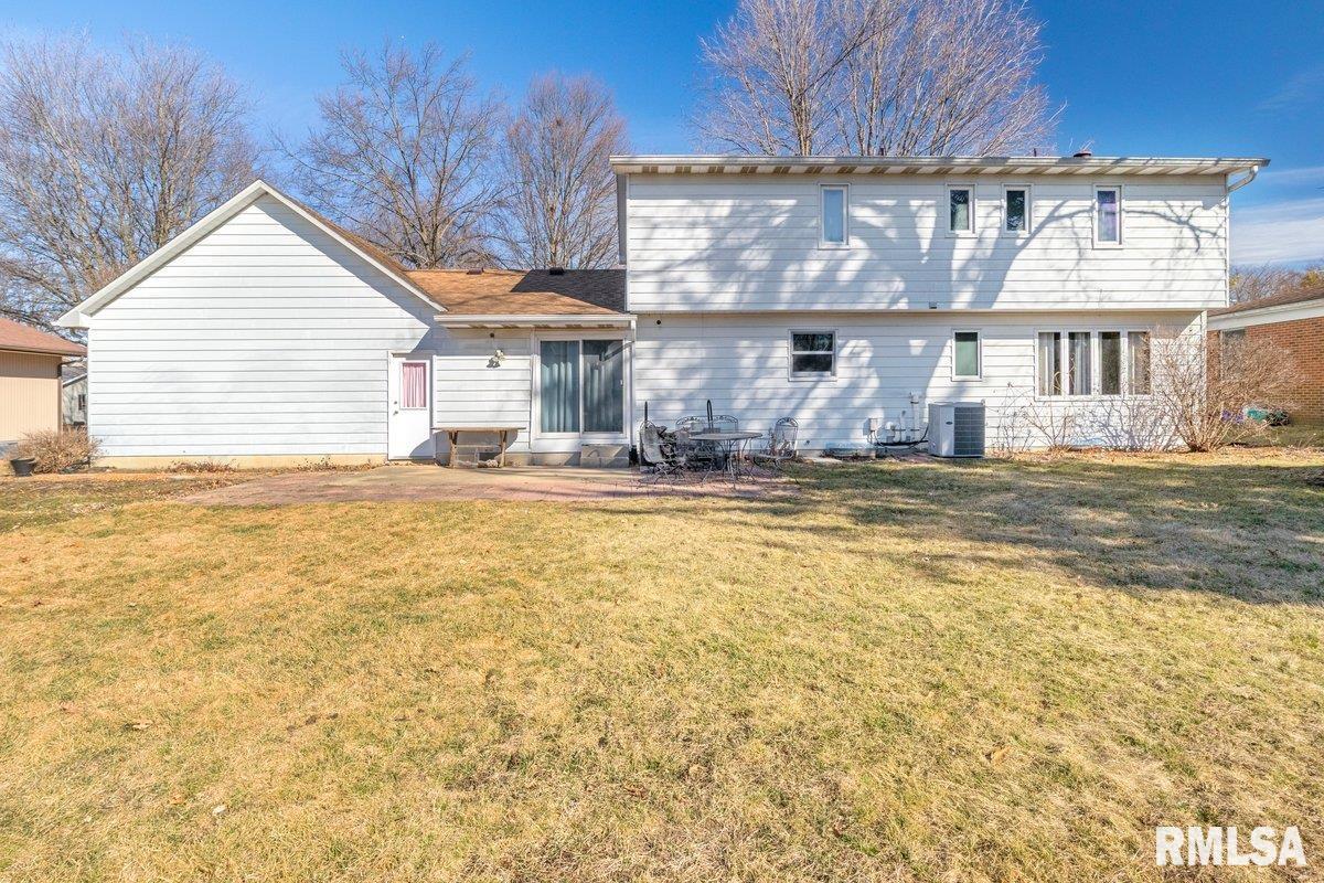 142 Tamarisk Drive Springfield, IL 62704 - Photo 33 of 39 Gallery Image 33
