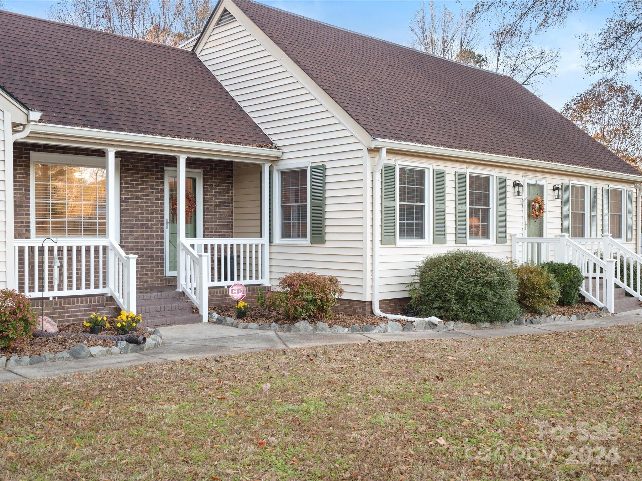 1949 State Rd S-46-1290 Clover, SC 29710 - Photo 5 of 48 Gallery Image 5