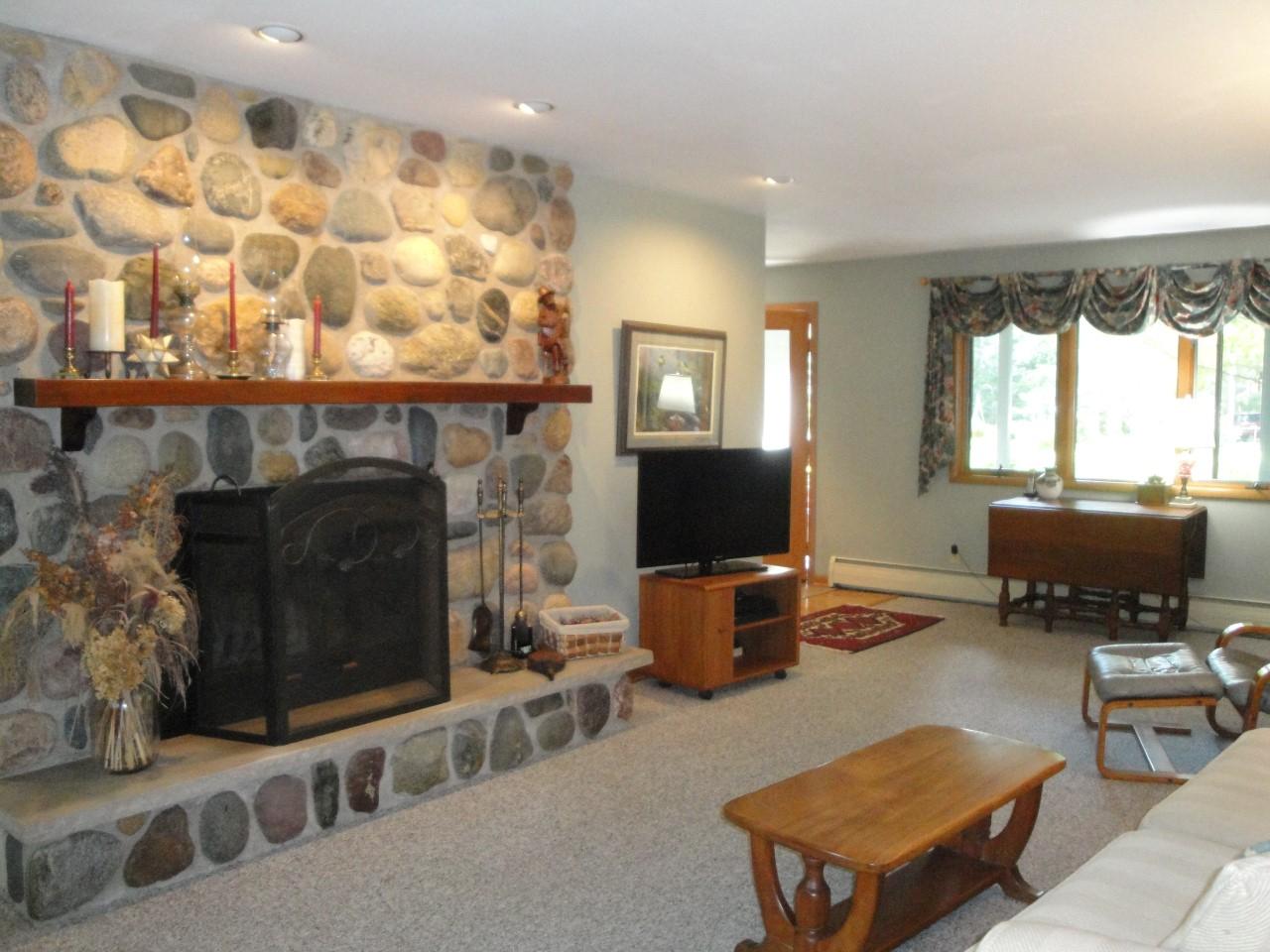 6876 Lake Mildred Road Rhinelander, WI 54501 - Photo 3 of 37 Gallery Image 3