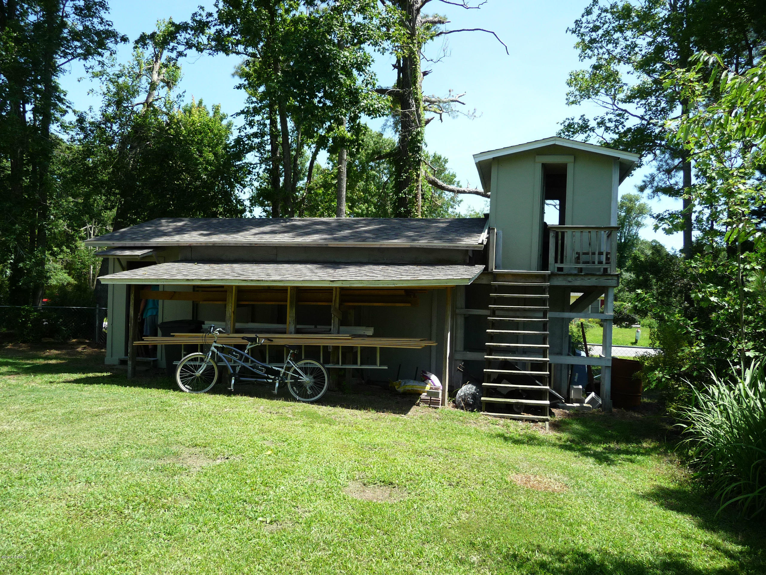 601 Garden Road Morehead City, NC 28557 - Photo 32 of 33 Shed/workshop/barn/playhouse