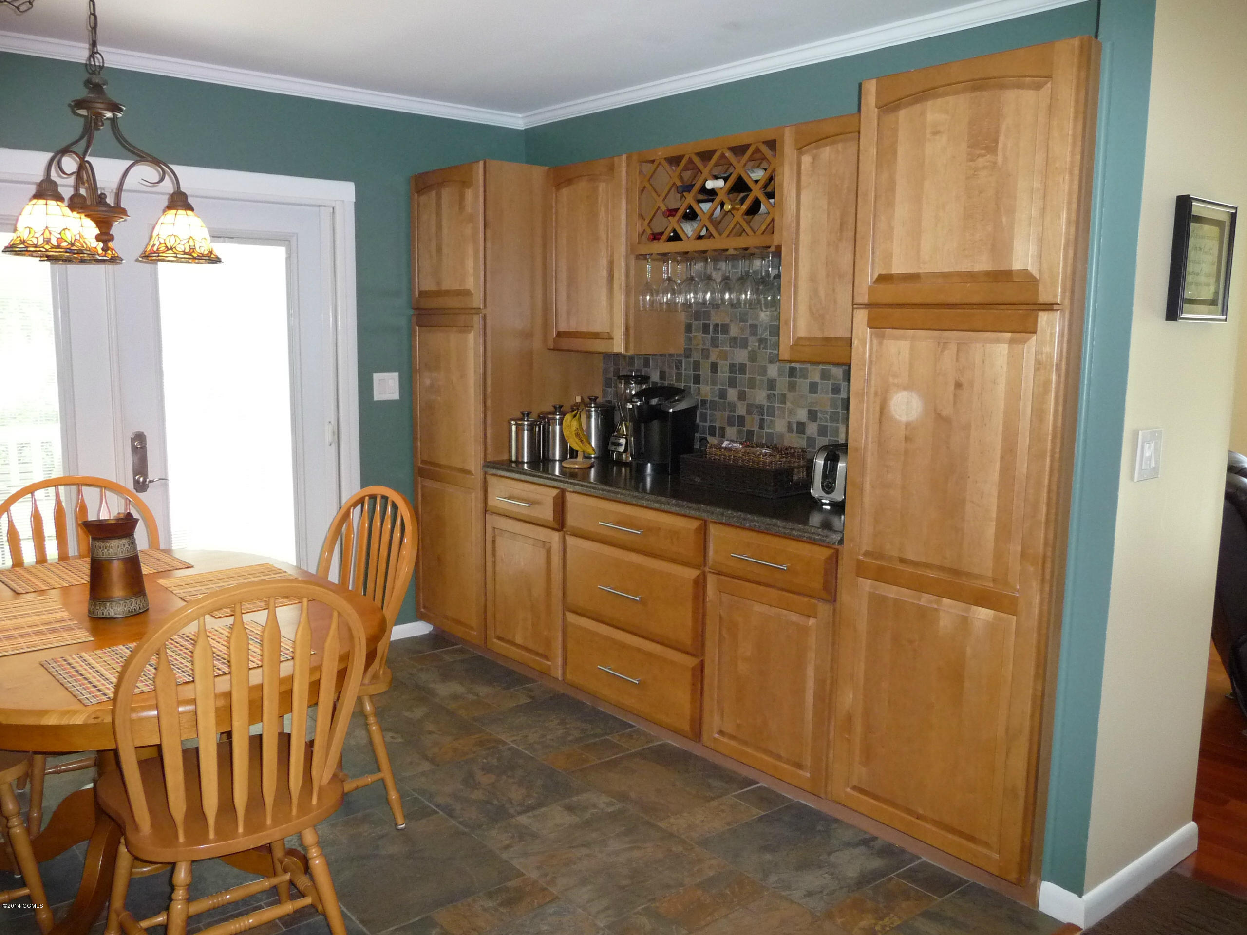 601 Garden Road Morehead City, NC 28557 - Photo 7 of 33 Lovely cabinetry