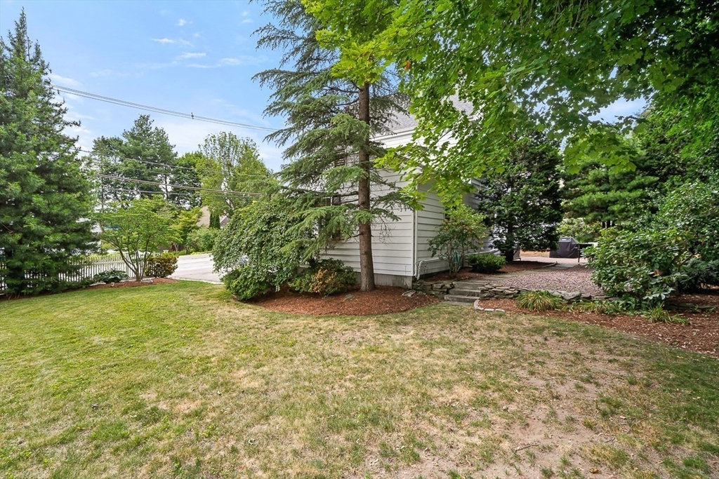296 Linden Street Wellesley, MA 02481 - Photo 30 of 35