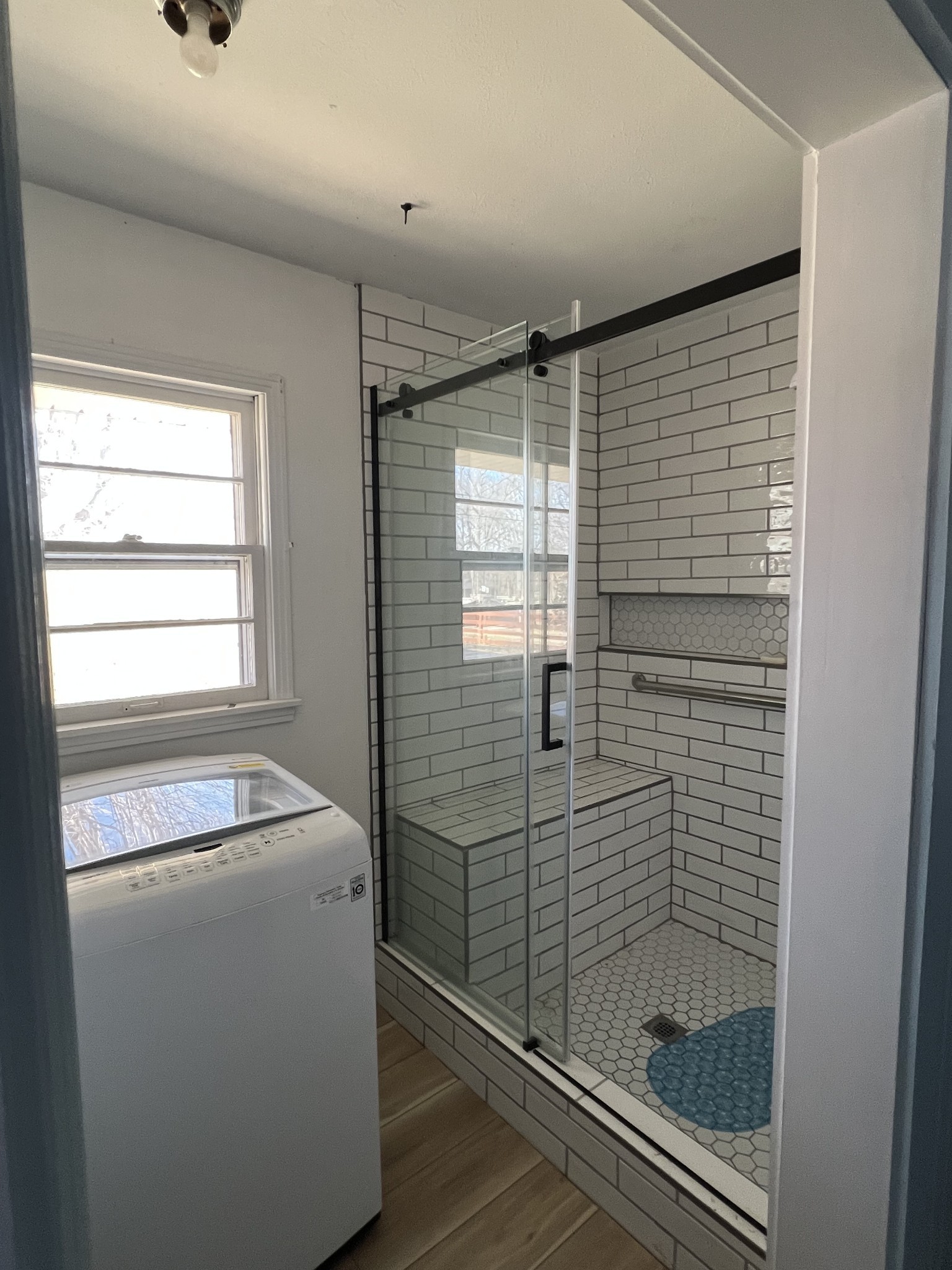 1315 Academy Road Portland, TN 37148 - Photo 29 of 29 a bathroom with a shower