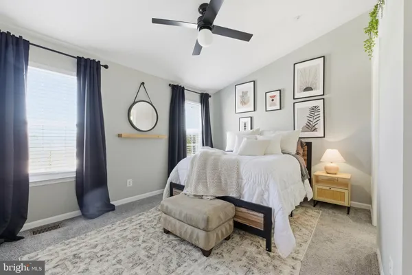 $432,000 | 5804 Katelyn Mary Place, Unit 304, Alexandria, VA 22310
