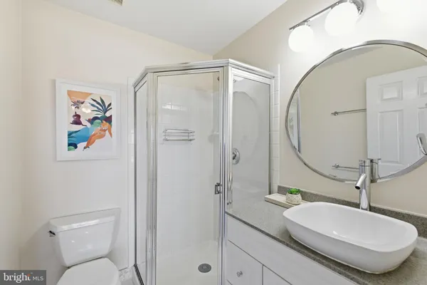 $432,000 | 5804 Katelyn Mary Place, Unit 304, Alexandria, VA 22310