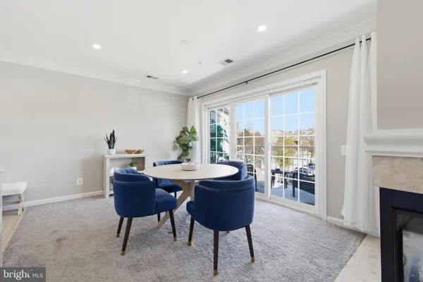 $432,000 | 5804 Katelyn Mary Place, Unit 304, Alexandria, VA 22310