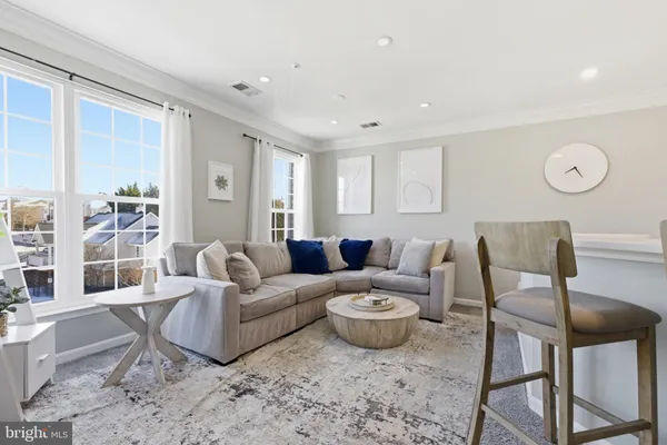 $432,000 | 5804 Katelyn Mary Place, Unit 304, Alexandria, VA 22310