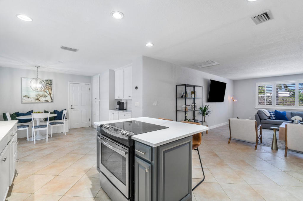 501 Northwest 15th Avenue Boca Raton, FL 33486 - Photo 22 of 44 21