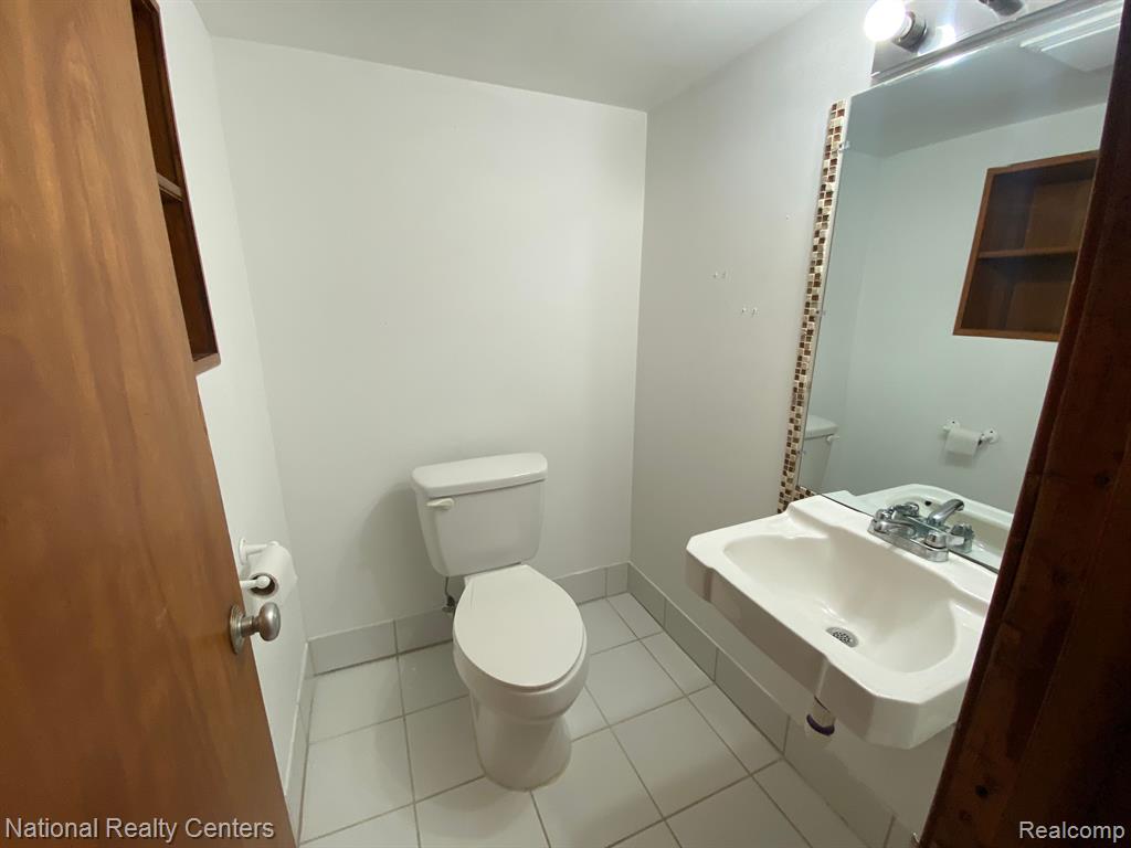 426 Moross Road Grosse Pointe, MI 48236 - Photo 26 of 36