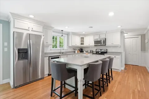 $1,099,000 | 7 Fountain Knoll Lane, Kingston, MA 02364