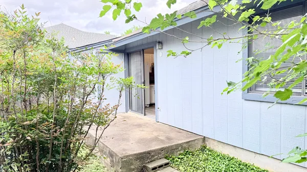 $1,600 | 1411 Gracy Farms Lane, Unit #96, Austin, TX 78758