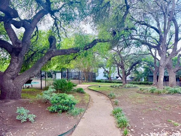 $1,600 | 1411 Gracy Farms Lane, Unit #96, Austin, TX 78758