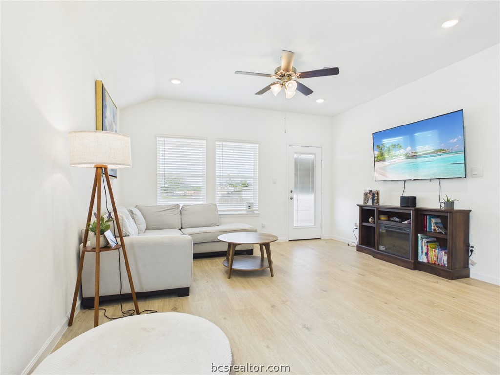 889 Kickapoo Lane College Station, TX 77845 - Photo 2 of 18