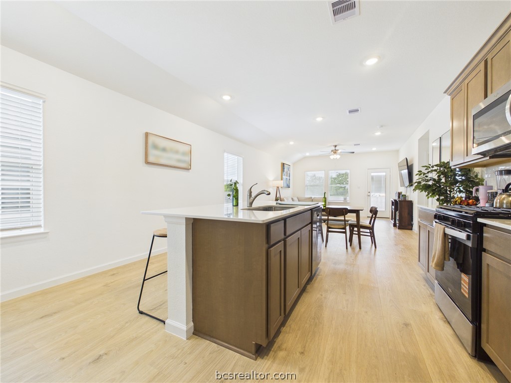 889 Kickapoo Lane College Station, TX 77845 - Photo 4 of 18