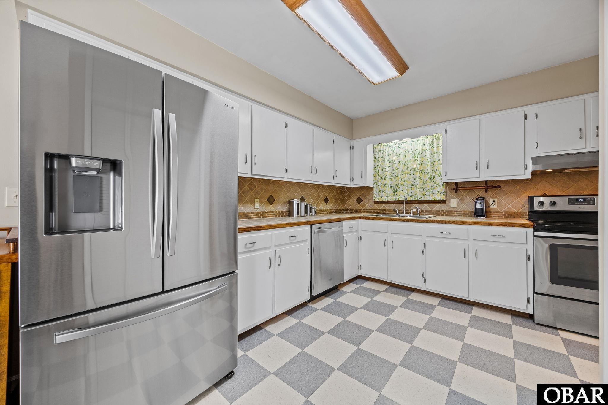 2575 White Plains Road Engelhard, NC 27824 - Photo 4 of 31