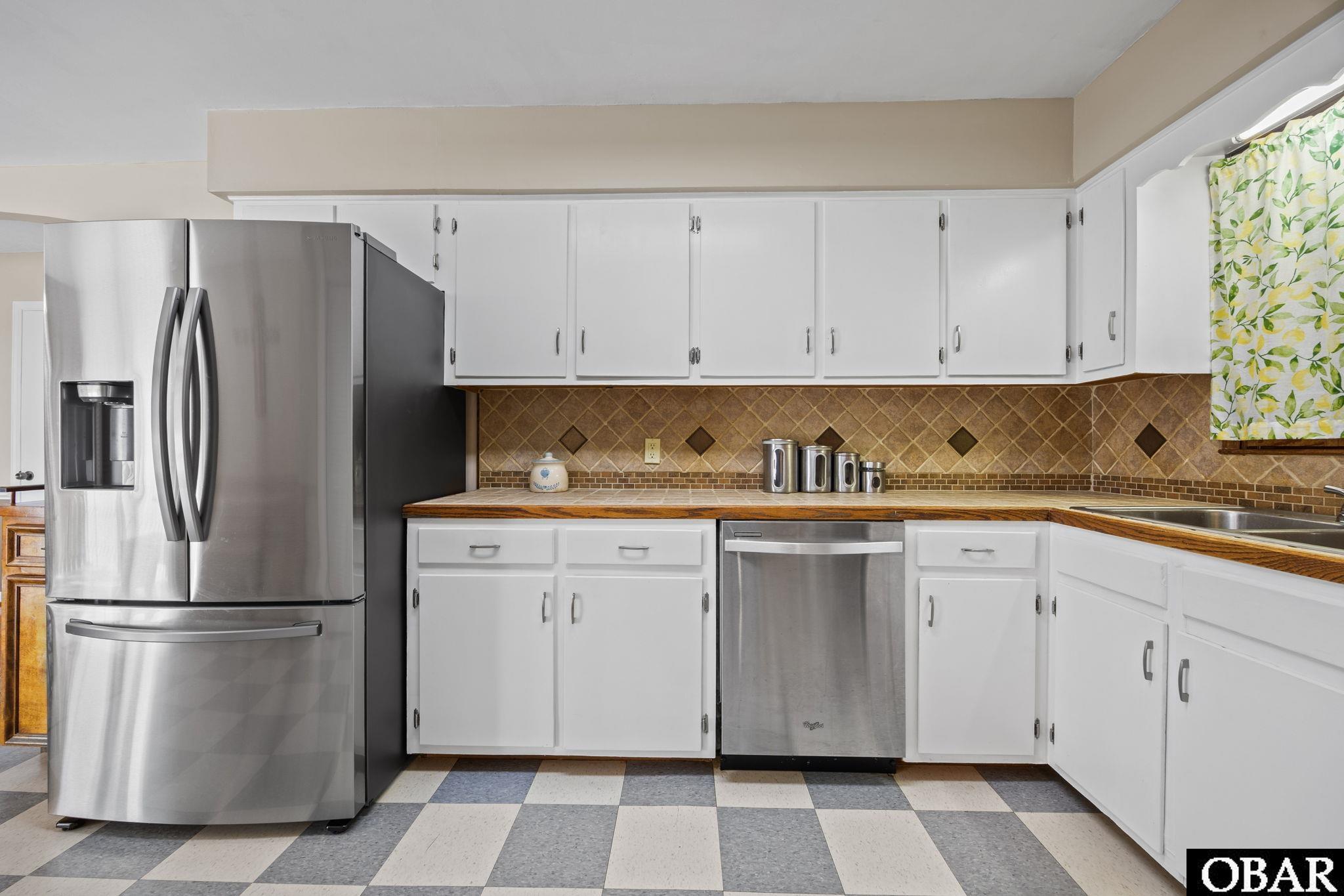 2575 White Plains Road Engelhard, NC 27824 - Photo 7 of 31