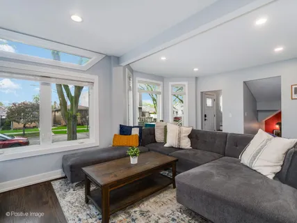 $725,000 | 4637 West Patterson Avenue, Chicago, IL 60641