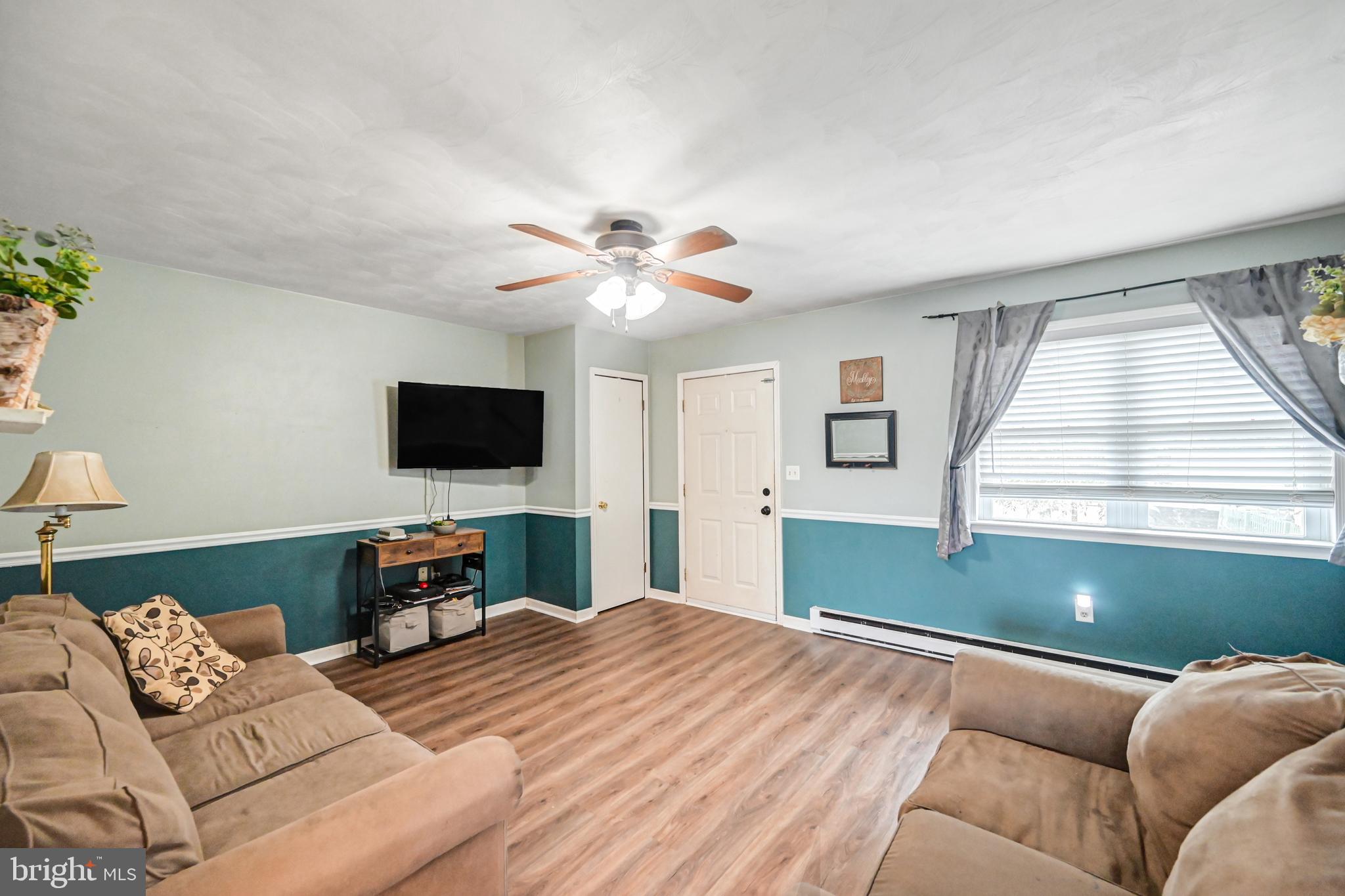 526 Hammond Avenue Hanover, PA 17331 - Photo 4 of 36