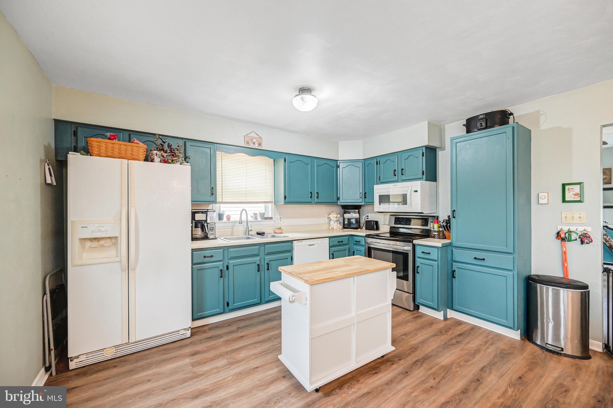 526 Hammond Avenue Hanover, PA 17331 - Photo 7 of 36 All appliances included