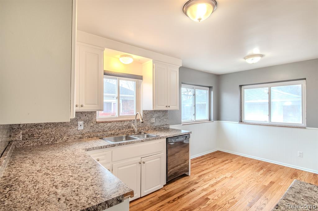 21135 Virginia Avenue Eastpointe, MI 48021 - Photo 14 of 33