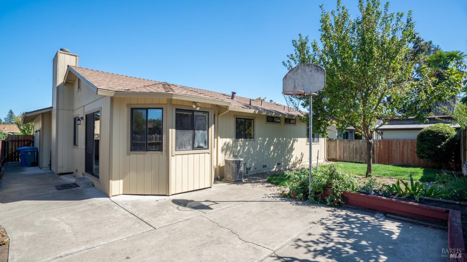1205 Marble Street Santa Rosa, CA 95407 - Photo 19 of 22 Gallery Image 19