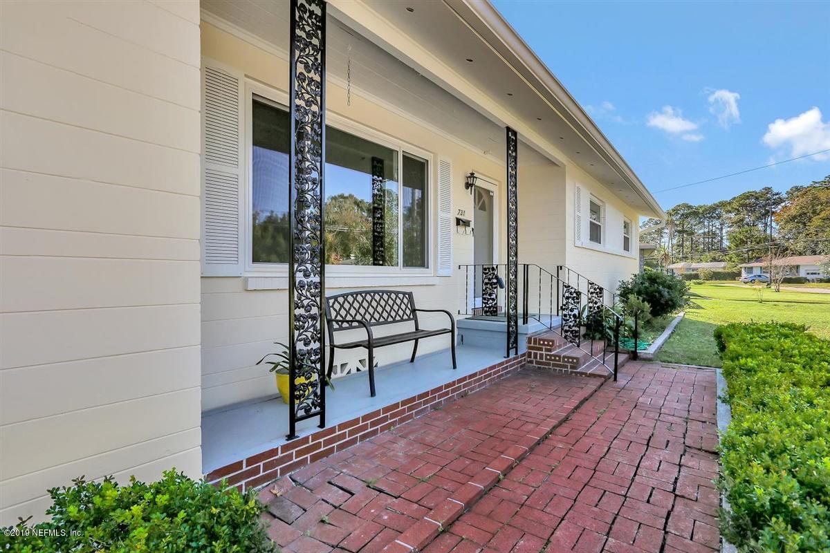 731 Acapulco Road Jacksonville, FL 32216 - Photo 5 of 18 Covered Front Porch