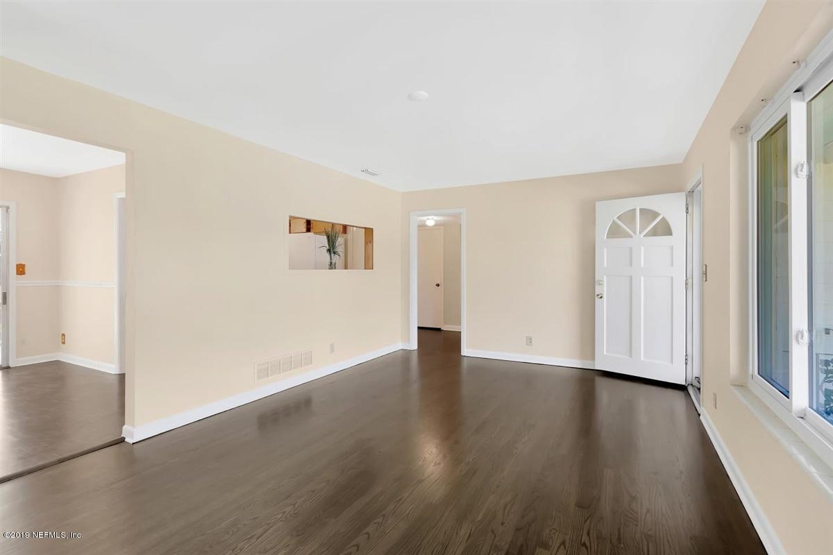 731 Acapulco Road Jacksonville, FL 32216 - Photo 7 of 18 Large Great Room
