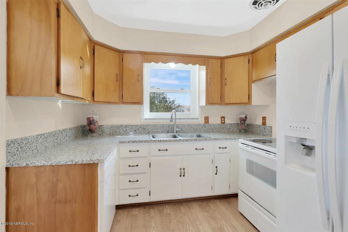 731 Acapulco Road Jacksonville, FL 32216 - Photo 9 of 18 Kitchen has granite counters