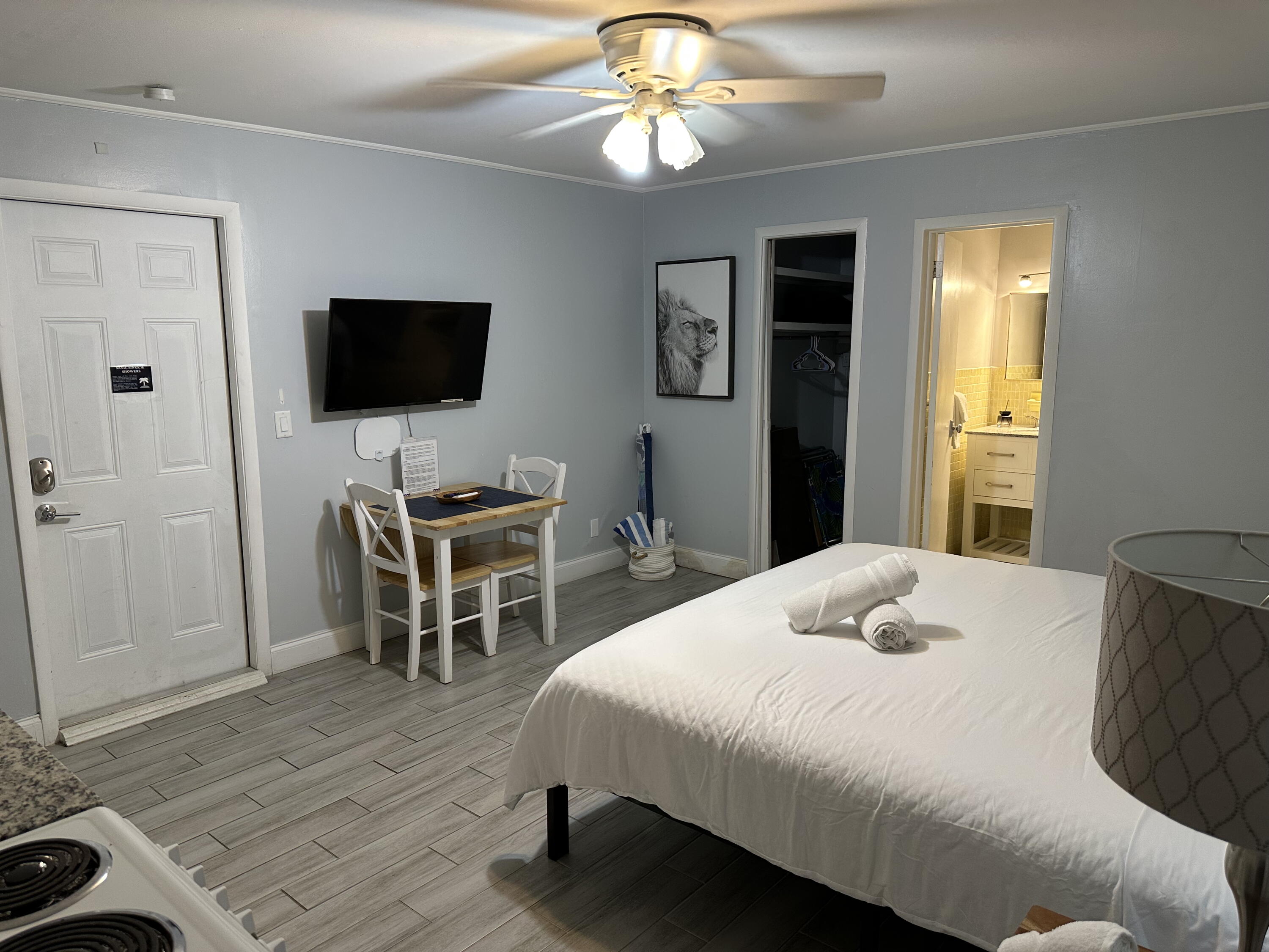 1258 Beach Road, Unit 9 STUDIO Singer Island, FL 33404 - Photo 5 of 8 IMG_2748