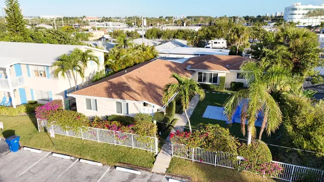 $1,700 | 1258 Beach Road, Unit 9 STUDIO, Singer Island, FL 33404