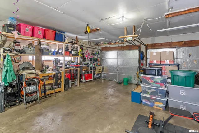 $185,000 | 14891 East 900th Street, Osco, IL 61274