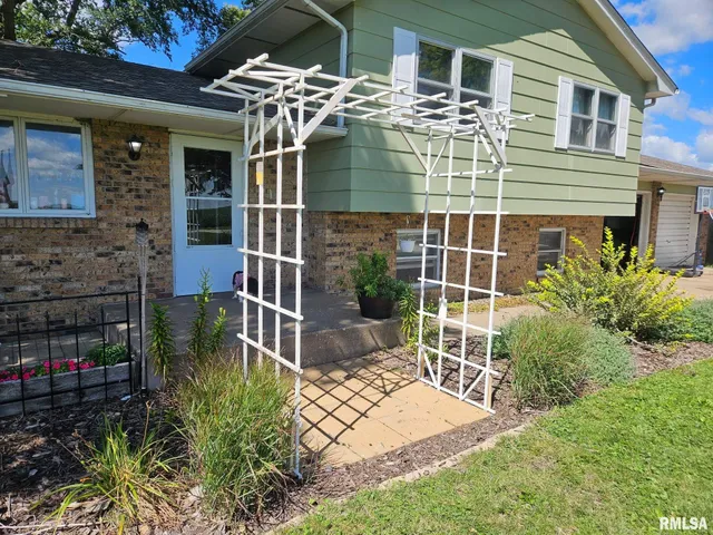 $185,000 | 14891 East 900th Street, Osco, IL 61274