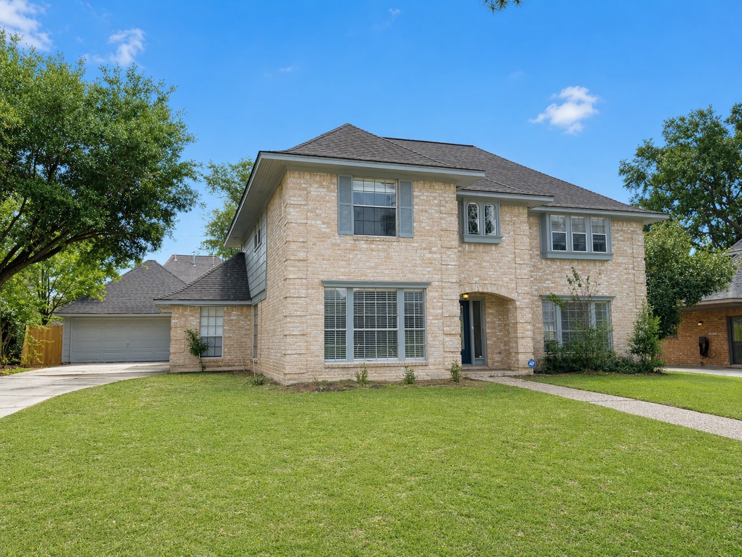 6630 Sumner Isle Court Spring, TX 77379 - Photo 1 of 30 a front view of a house with a yard