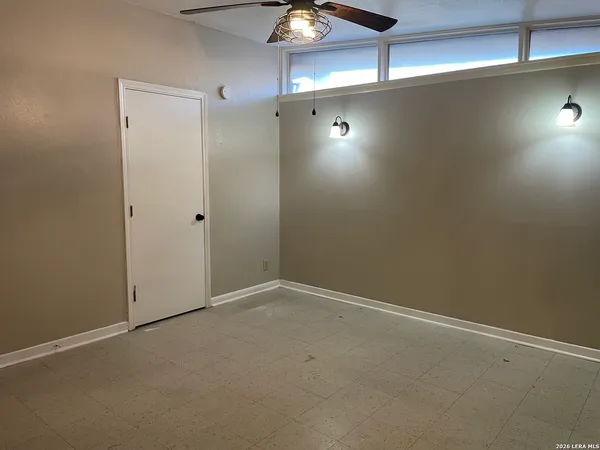 $2,000 | 126 Clubhill, San Antonio, TX 78228
