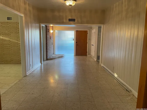 $2,000 | 126 Clubhill, San Antonio, TX 78228