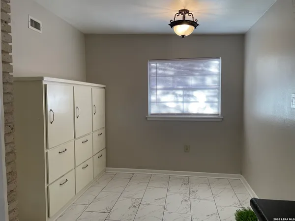 $2,000 | 126 Clubhill, San Antonio, TX 78228