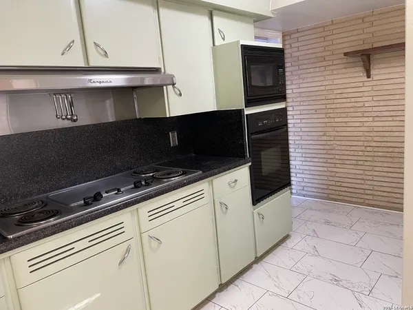 $2,000 | 126 Clubhill, San Antonio, TX 78228