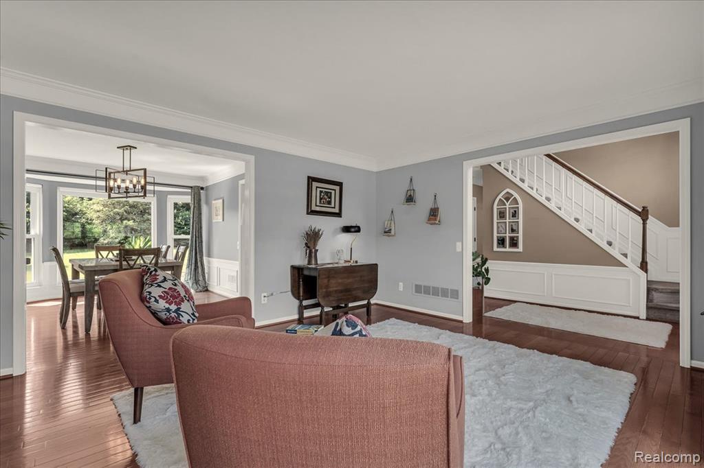 1212 Harvard Drive Rochester, MI 48307 - Photo 5 of 55
