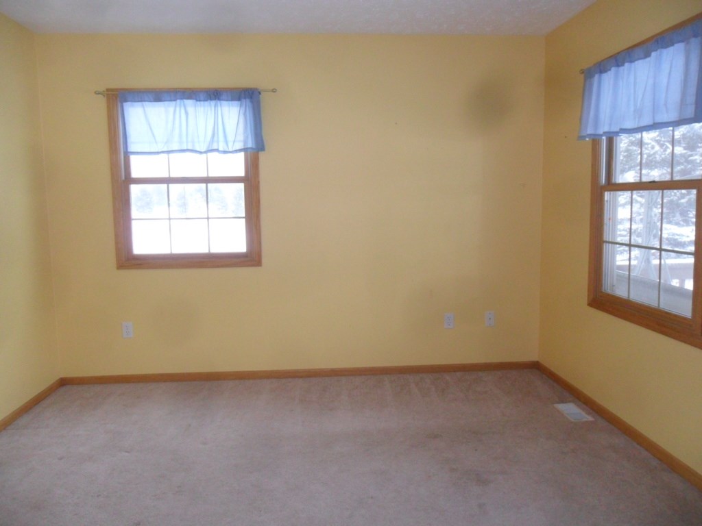 8694 South 33 Road Cadillac, MI 49601 - Photo 9 of 20 1829620-8.JPG