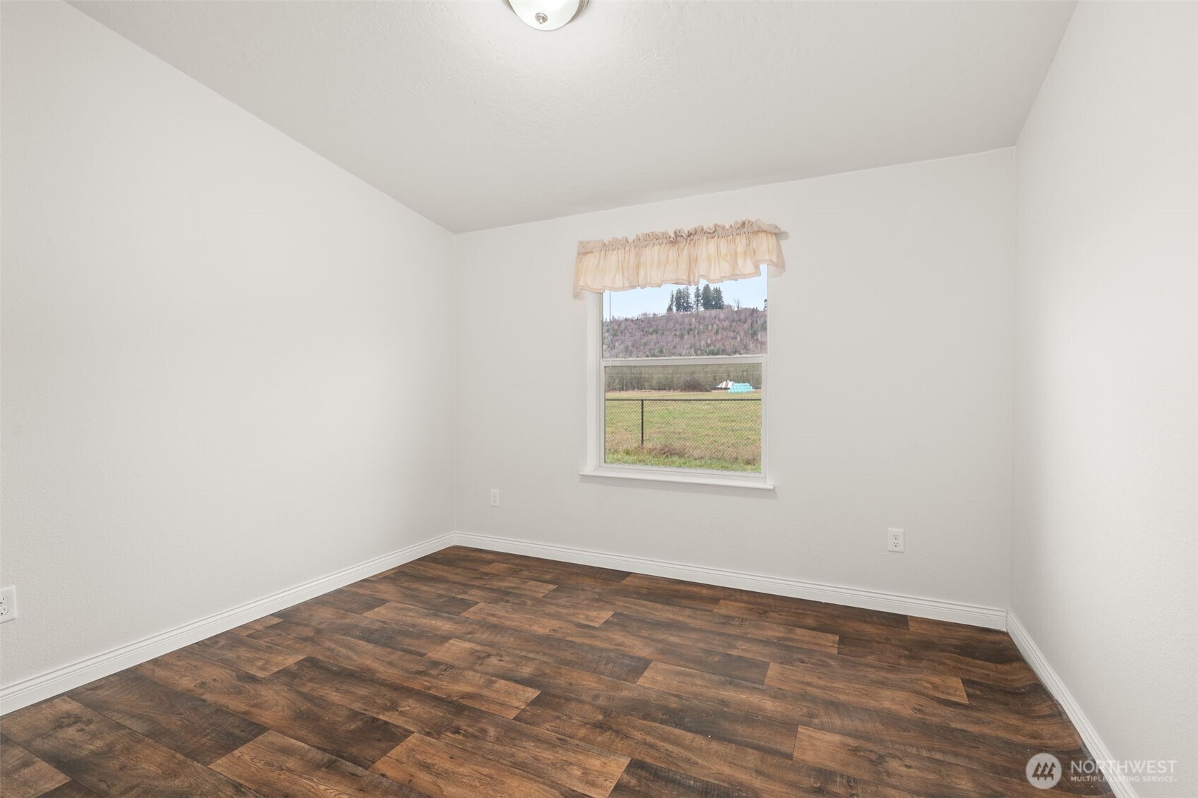 210 Mossyrock Road West Mossyrock, WA 98564 - Photo 30 of 38 an empty room with a window