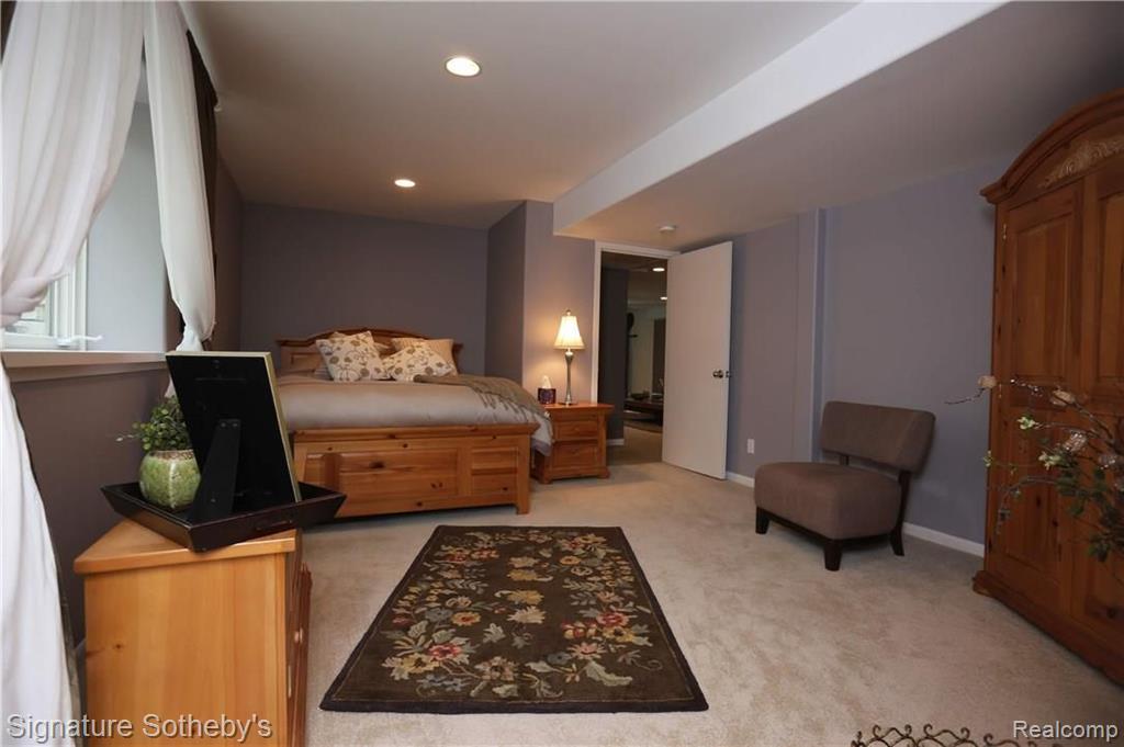 731 Stanford Circle Rochester Hills, MI 48309 - Photo 40 of 52