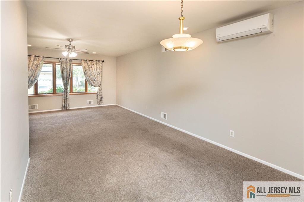 10 Eardley Road Edison, NJ 08817 - Photo 11 of 38