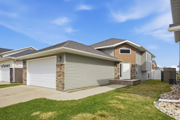$350,000 | 1106 Eaglewood Avenue, West Fargo, ND 58078