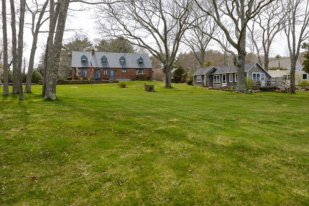 88-90 Aucoot Road Mattapoisett, MA 02739 - Photo 11 of 24 Gallery Image 11