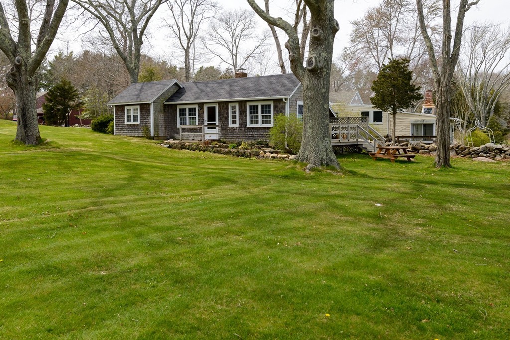 88-90 Aucoot Road Mattapoisett, MA 02739 - Photo 12 of 24 Gallery Image 12