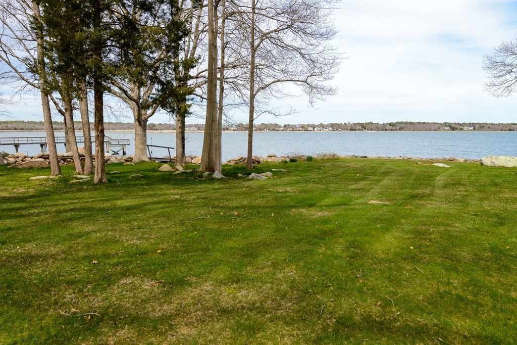 88-90 Aucoot Road Mattapoisett, MA 02739 - Photo 13 of 24 Gallery Image 13