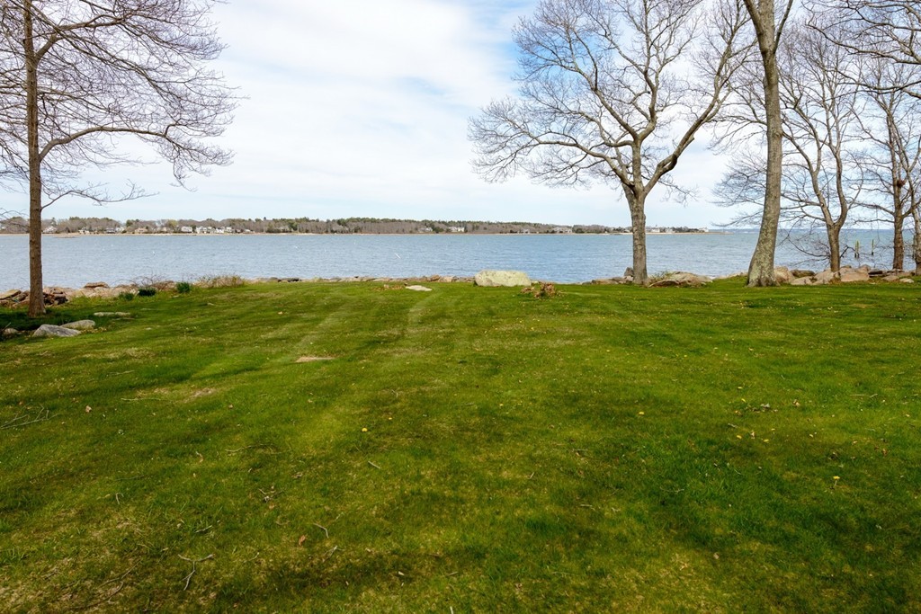 88-90 Aucoot Road Mattapoisett, MA 02739 - Photo 14 of 24 Gallery Image 14