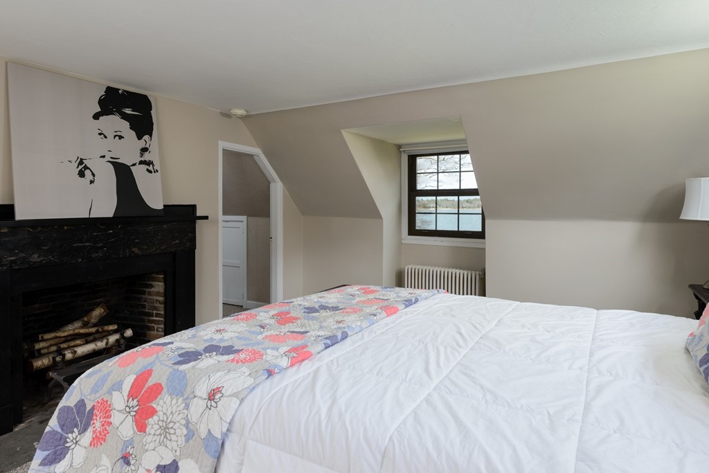 88-90 Aucoot Road Mattapoisett, MA 02739 - Photo 18 of 24 Gallery Image 18